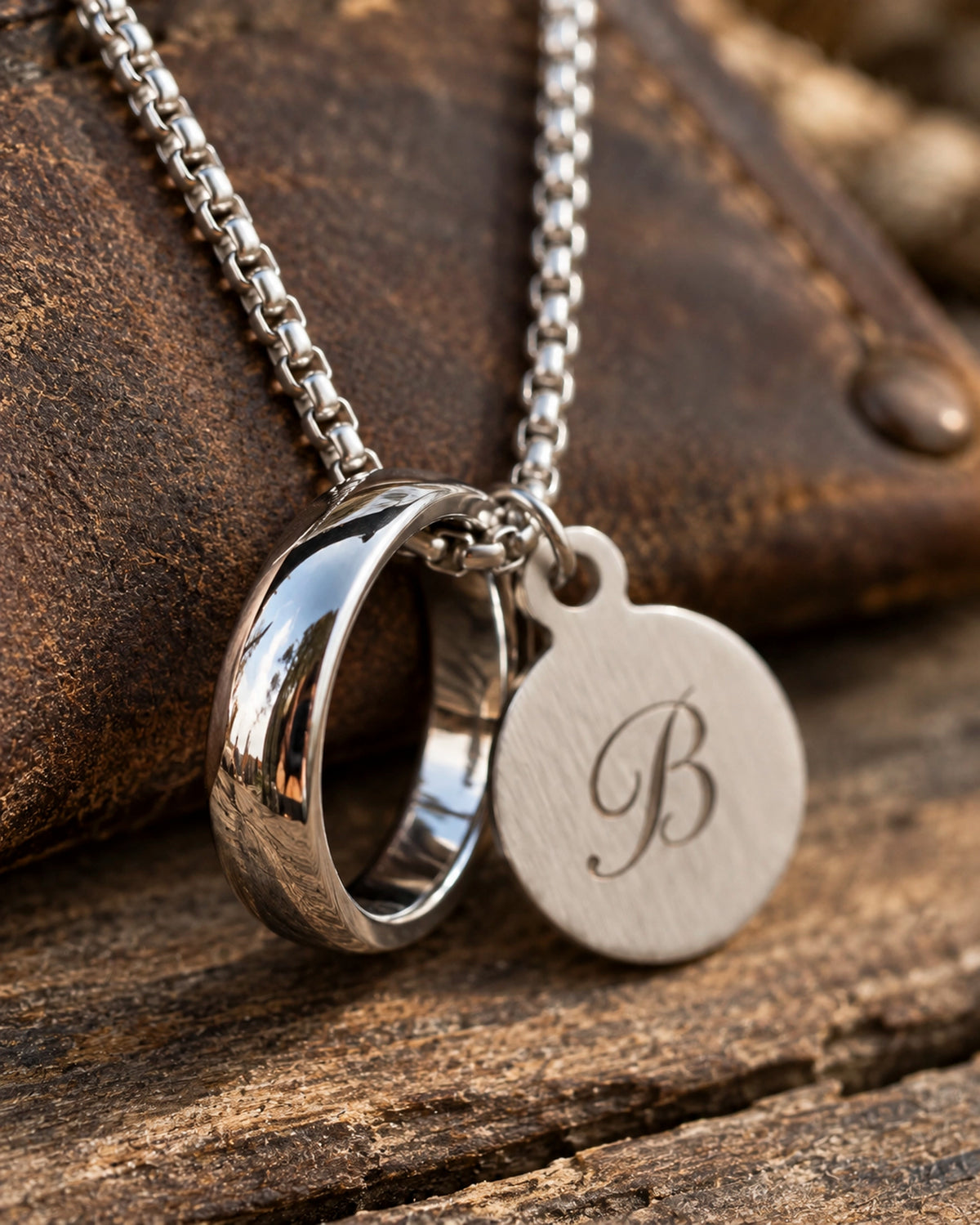 Collar Anillo e Inicial – Grabado Láser