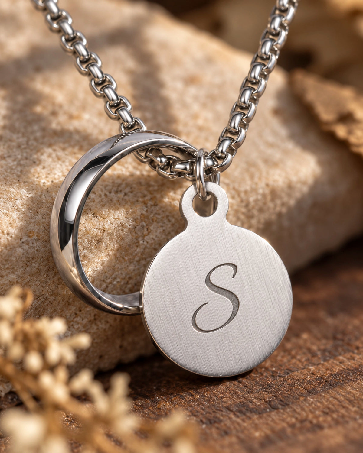 Collar Anillo e Inicial – Grabado Láser