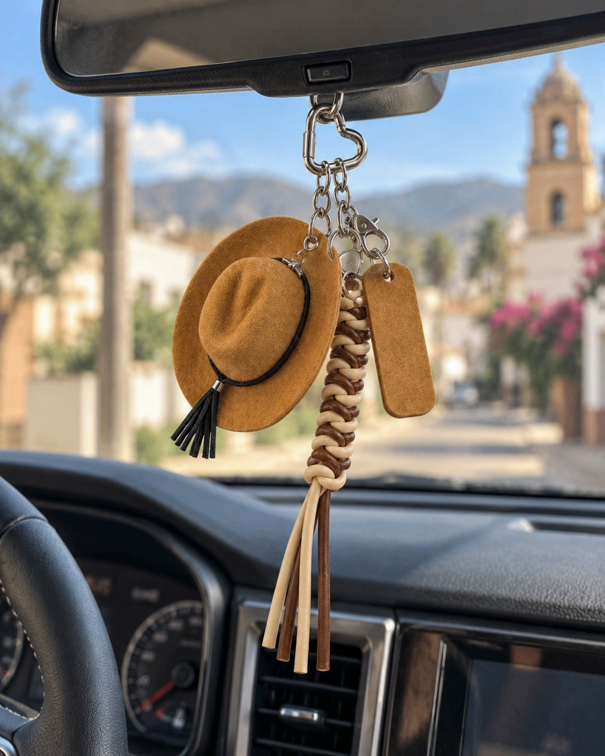 Llavero Sombrero Vaquero – Trenza y Plaqueta