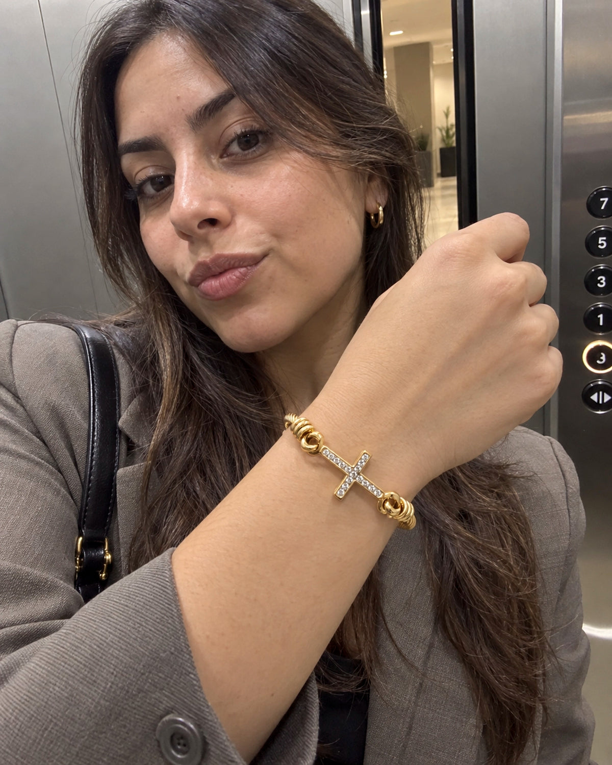Pulsera Cruz Dorada