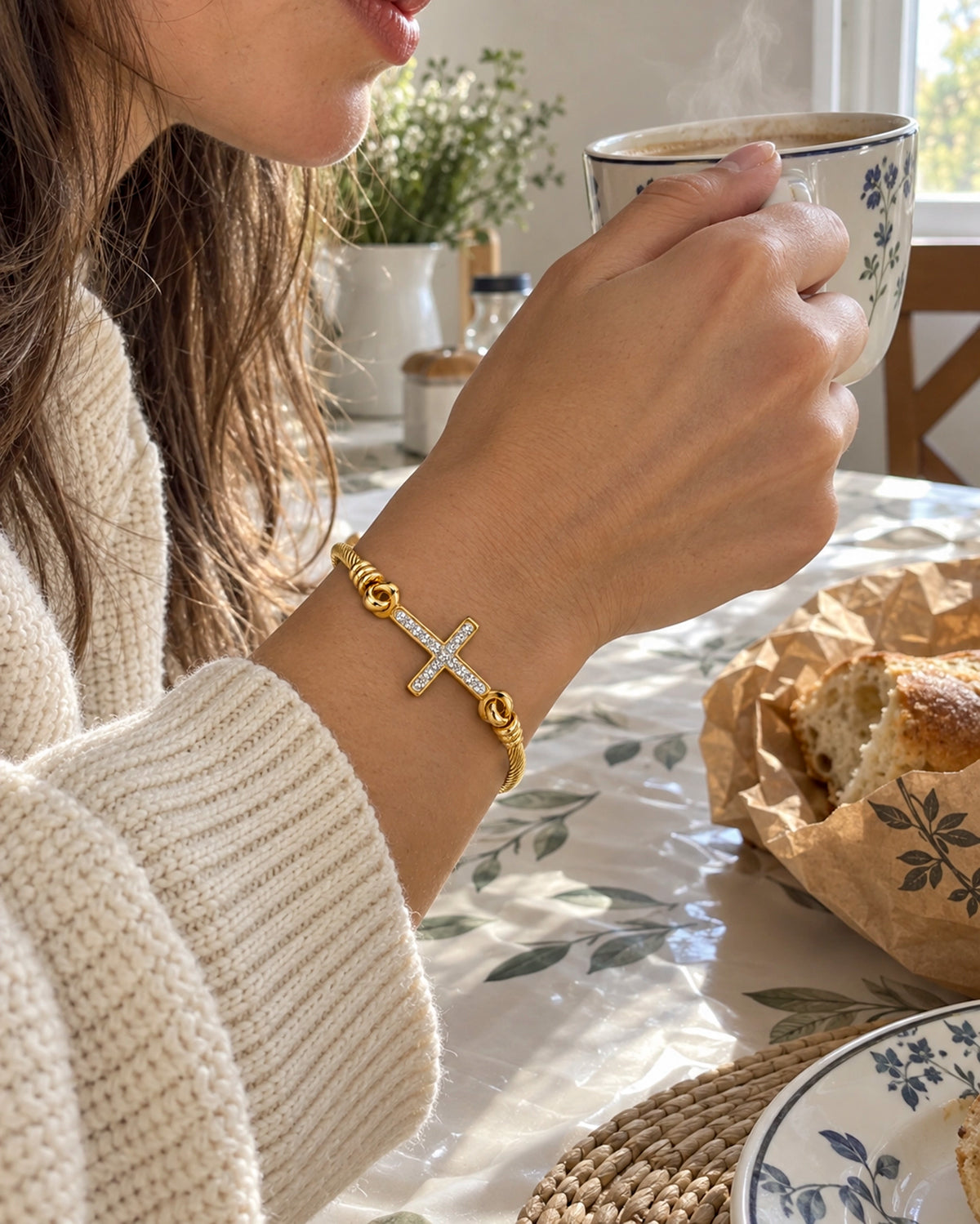 Pulsera Cruz Dorada