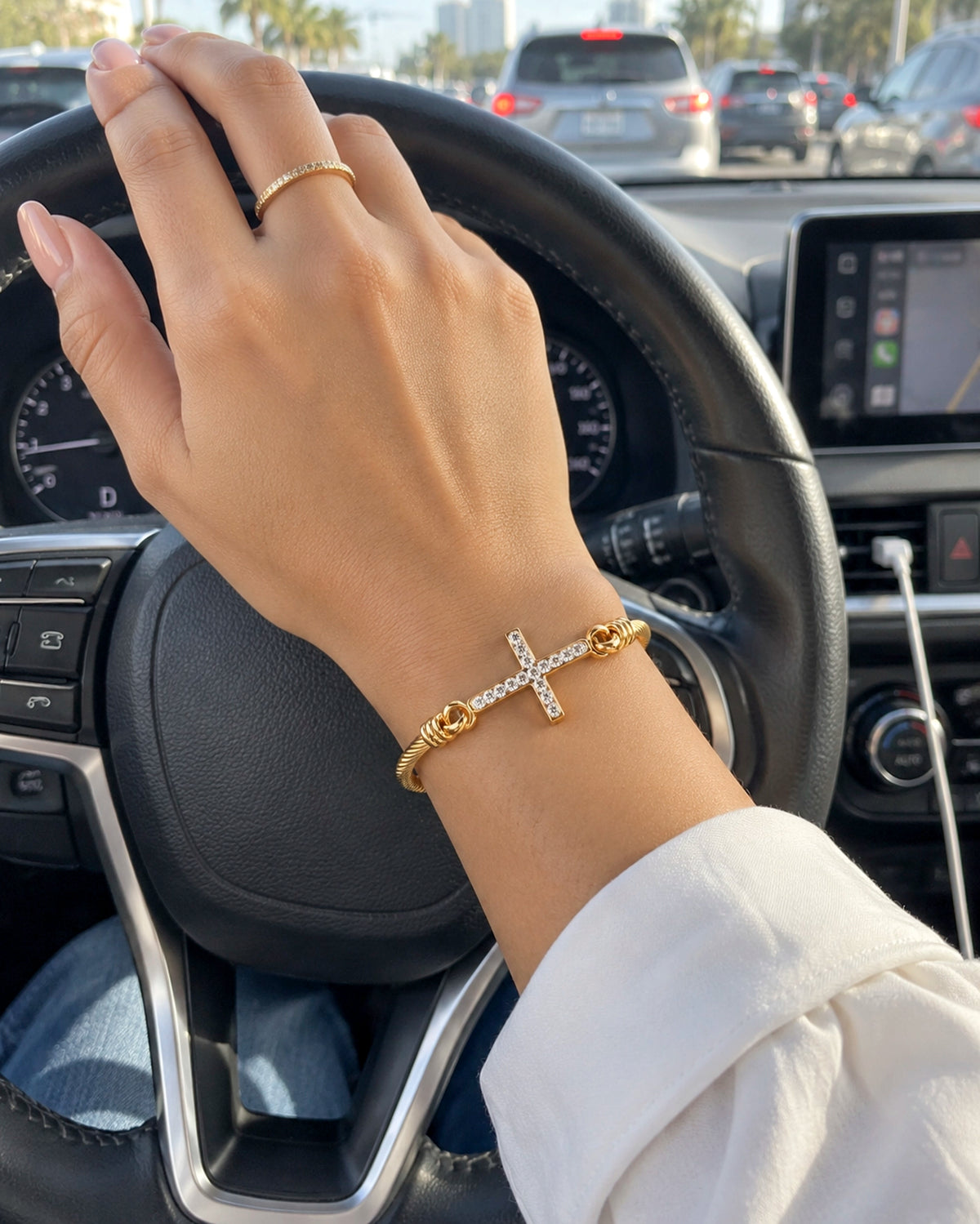 Pulsera Cruz Dorada